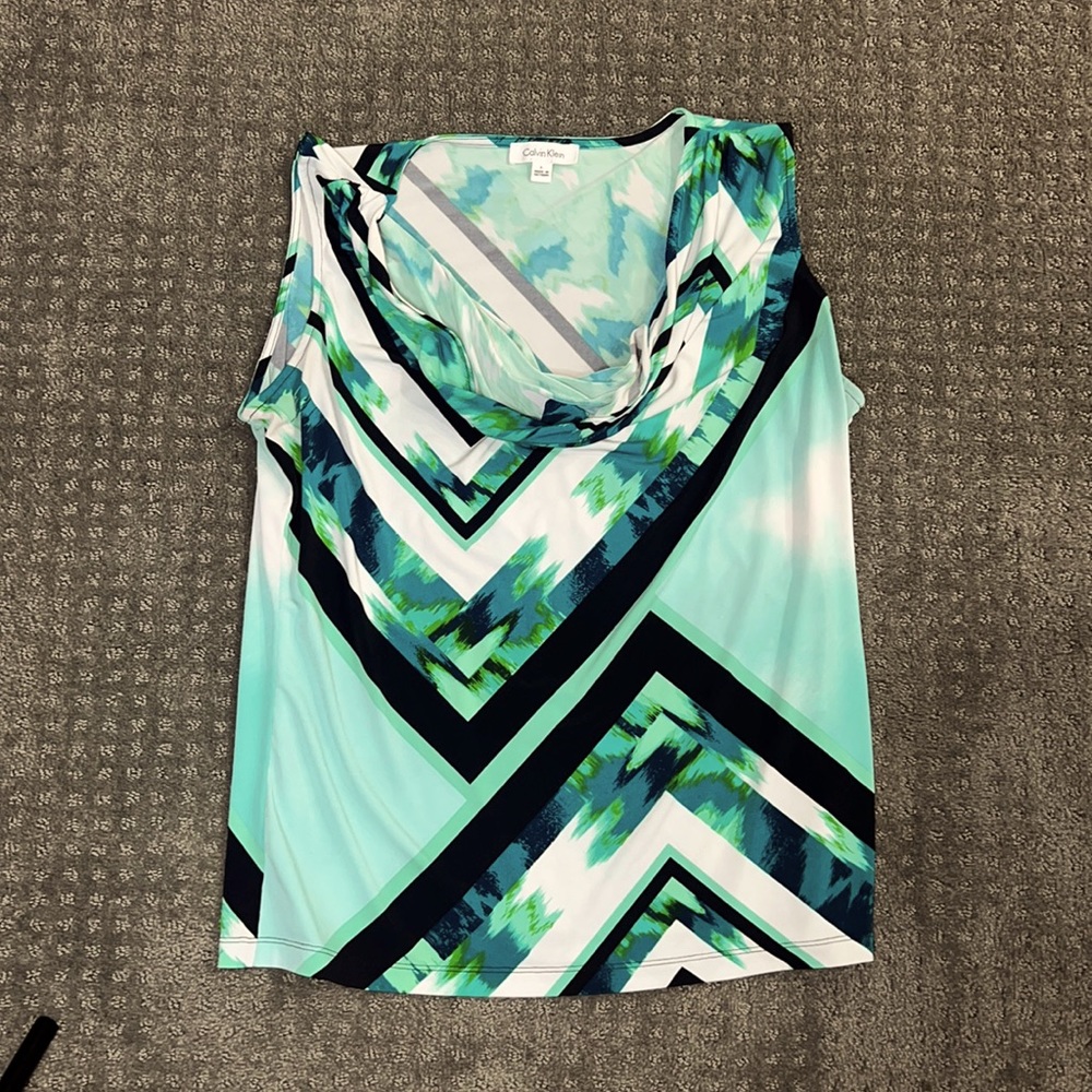 Swoop neck dress shirt